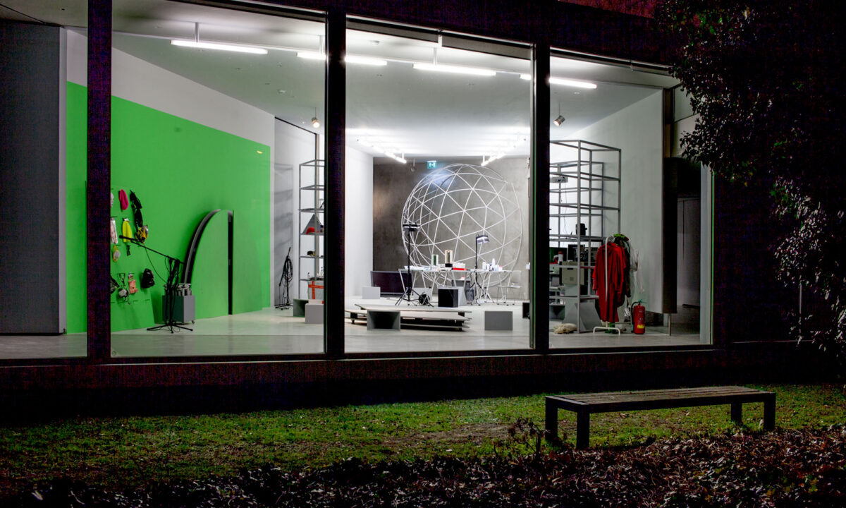 Martin Wühler - Galerie fü Zeitgenössiche Kunst - Travestie-für-Fortgeschrittene - Warte mal! - 2015